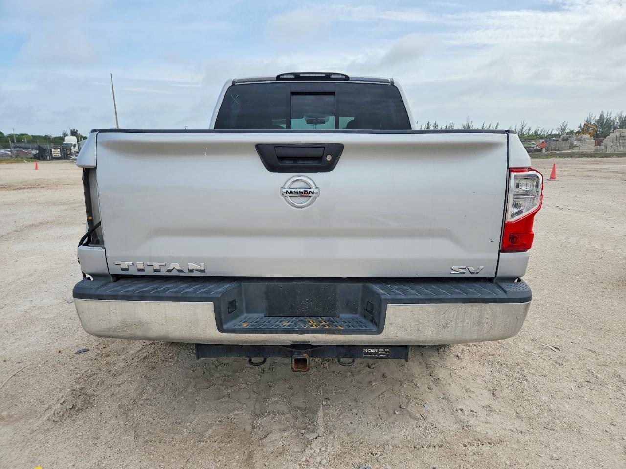 2017 NISSAN TITAN — фото 6