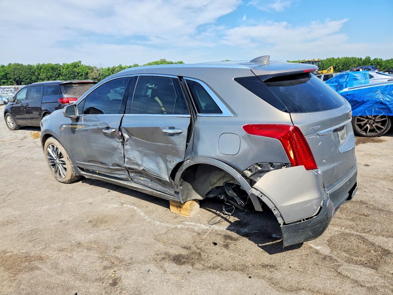 2019 CADILLAC XT5 — фото 2