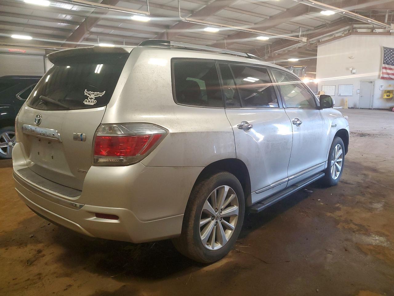2011 TOYOTA HIGHLANDER HYBRID — фото 3