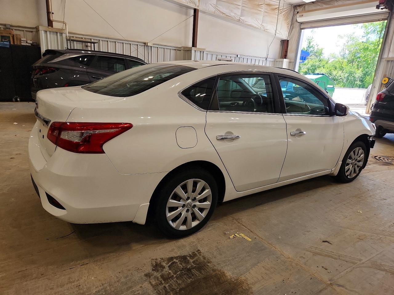 2017 NISSAN SENTRA — фото 3