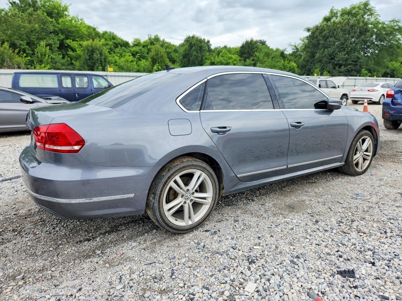 2015 VOLKSWAGEN PASSAT — фото 3