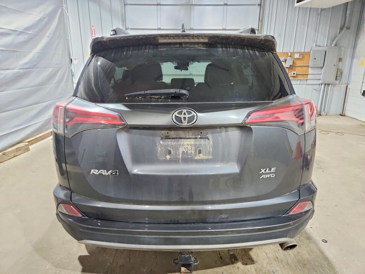 2017 TOYOTA RAV4 — фото 6
