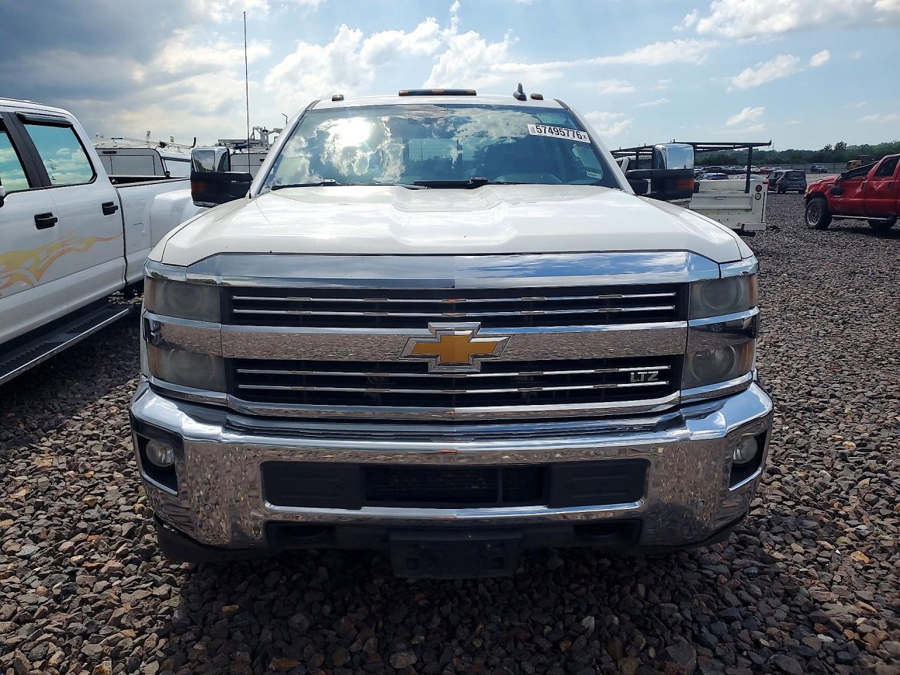 2015 CHEVROLET SILVERADO 3500 — фото 5