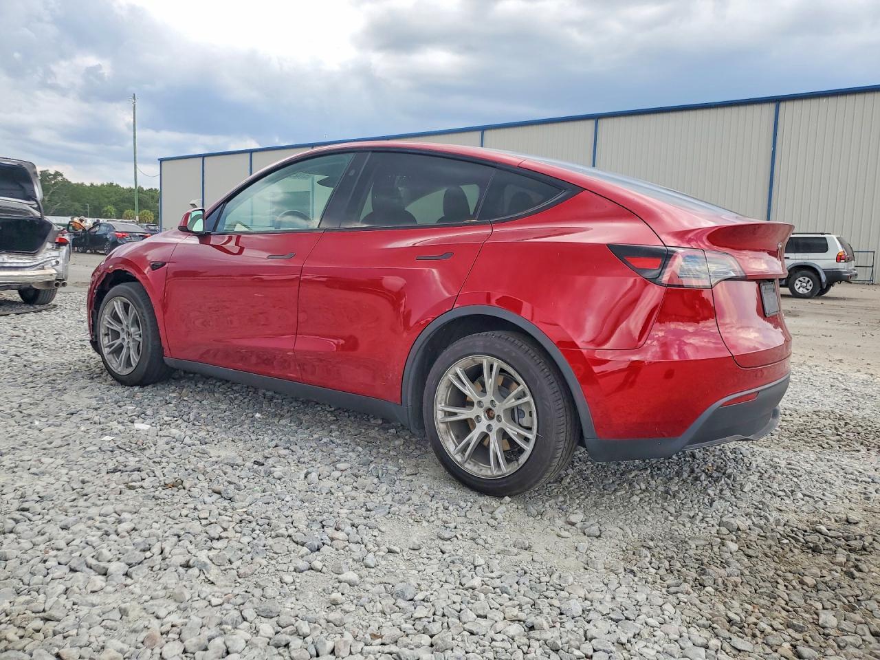 2024 TESLA MODEL Y — фото 2