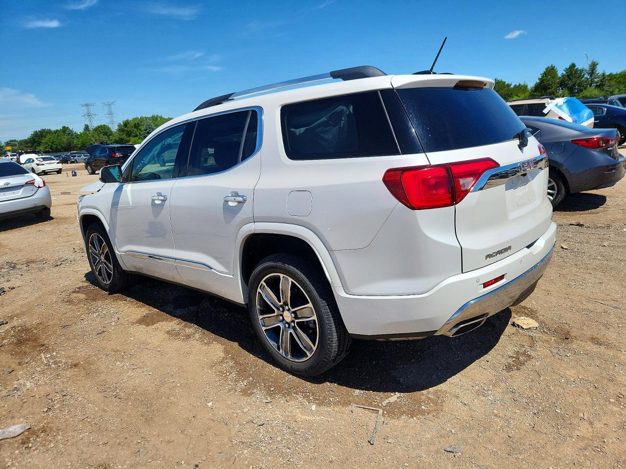 2019 GMC ACADIA — фото 2