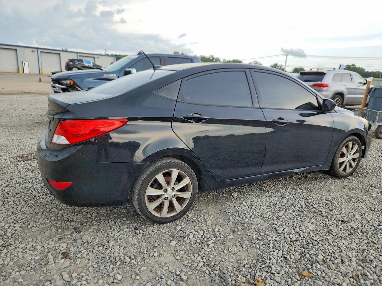 2012 HYUNDAI ACCENT — фото 3