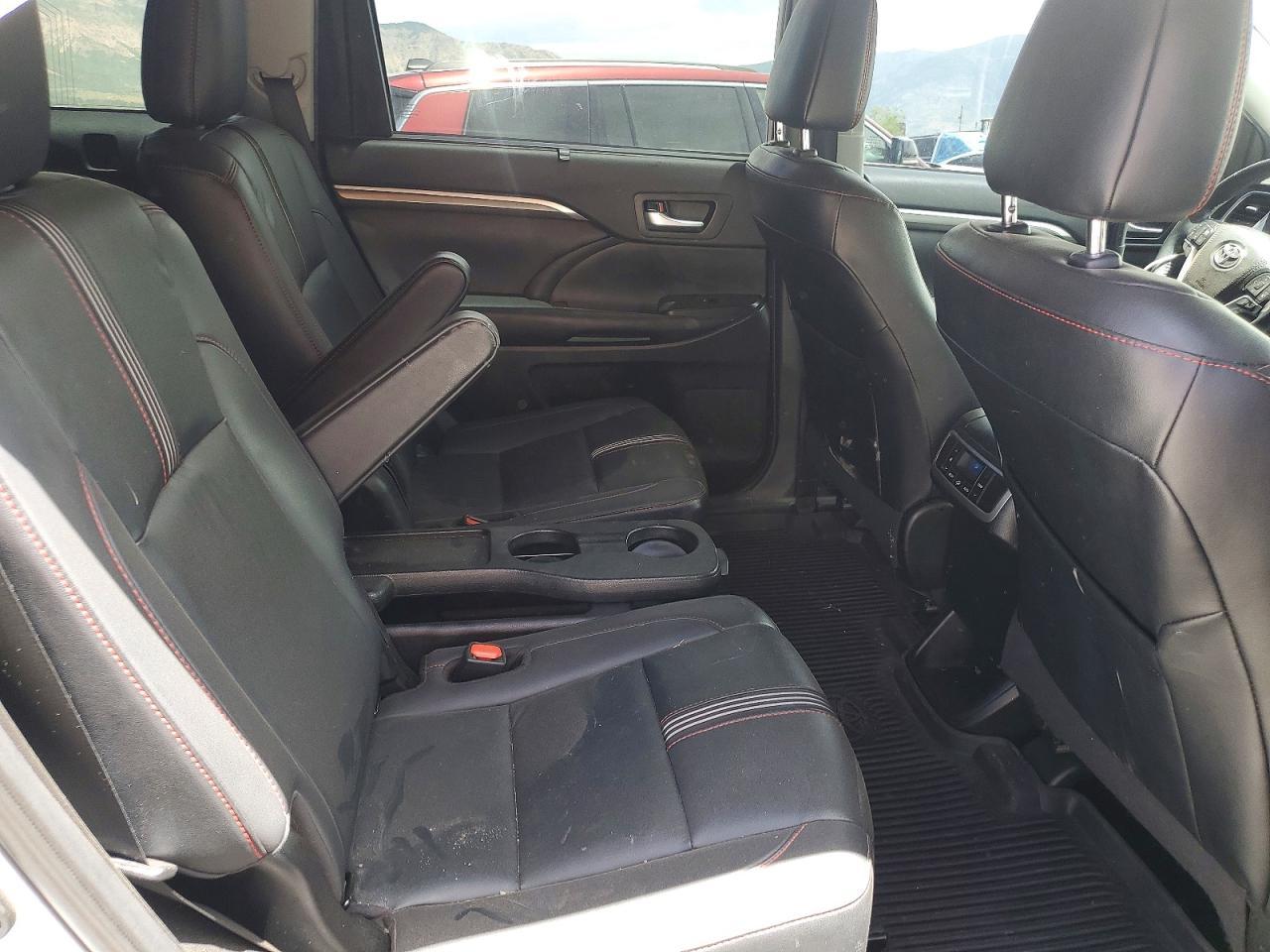2019 TOYOTA HIGHLANDER — фото 10