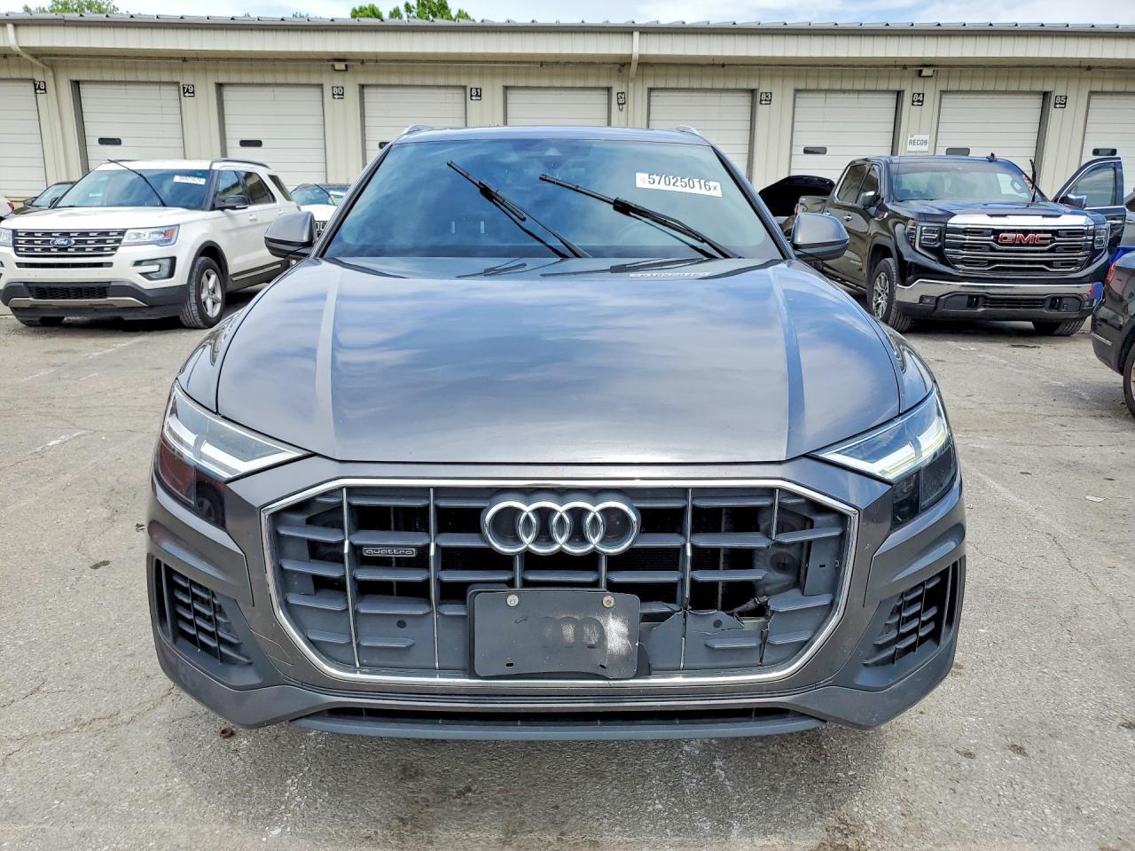 2019 AUDI Q8 — фото 5