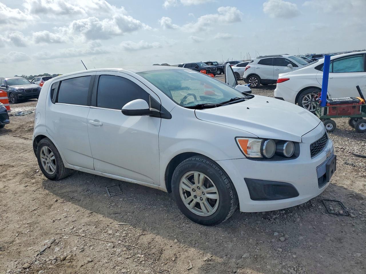 2016 CHEVROLET SONIC — фото 4