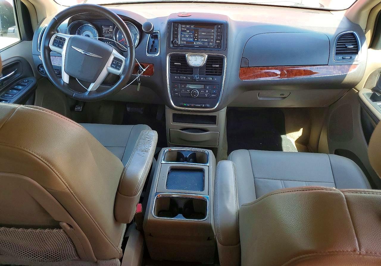 2016 CHRYSLER TOWN & COUNTRY — фото 8
