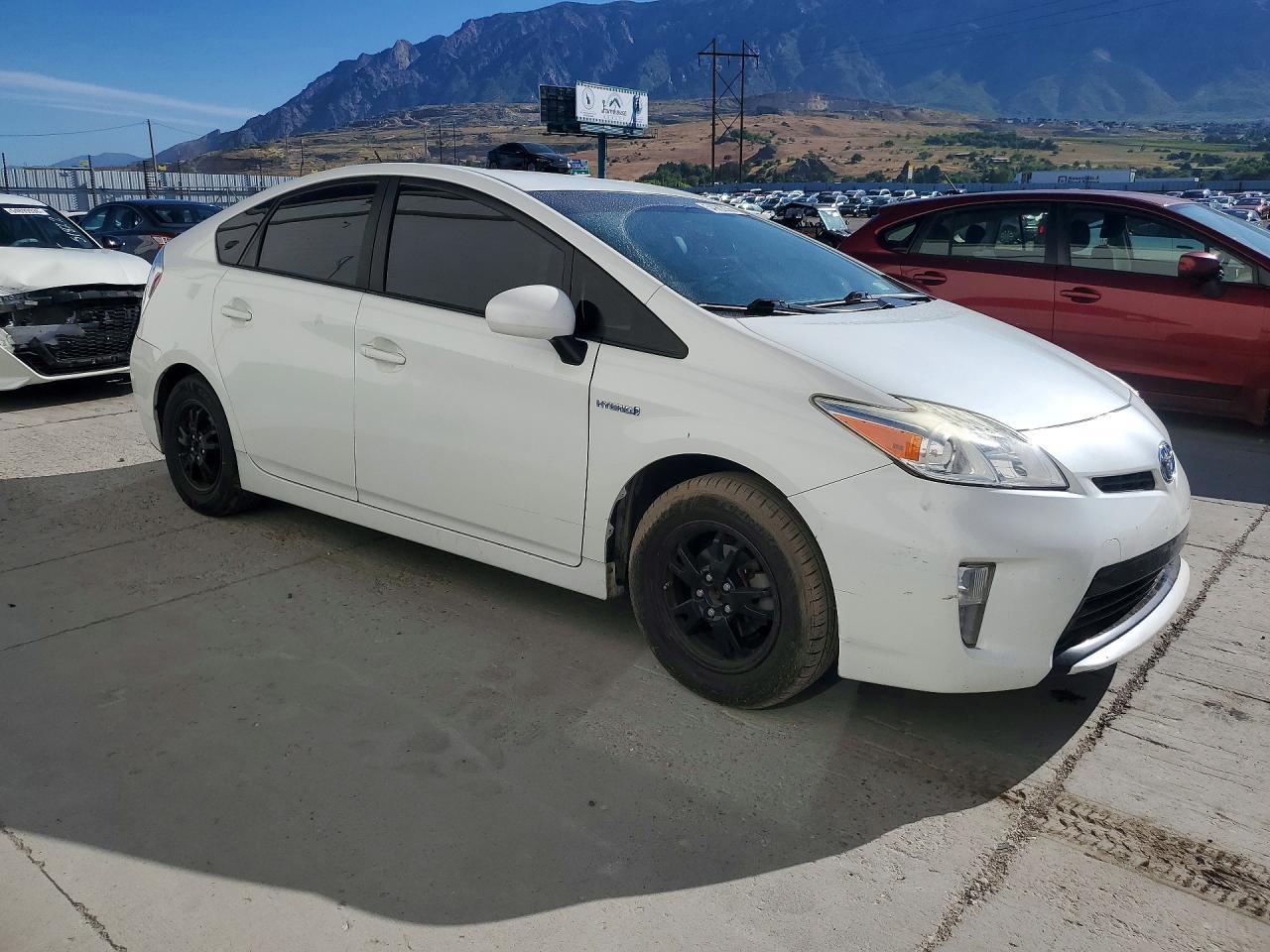 2015 TOYOTA PRIUS — фото 4