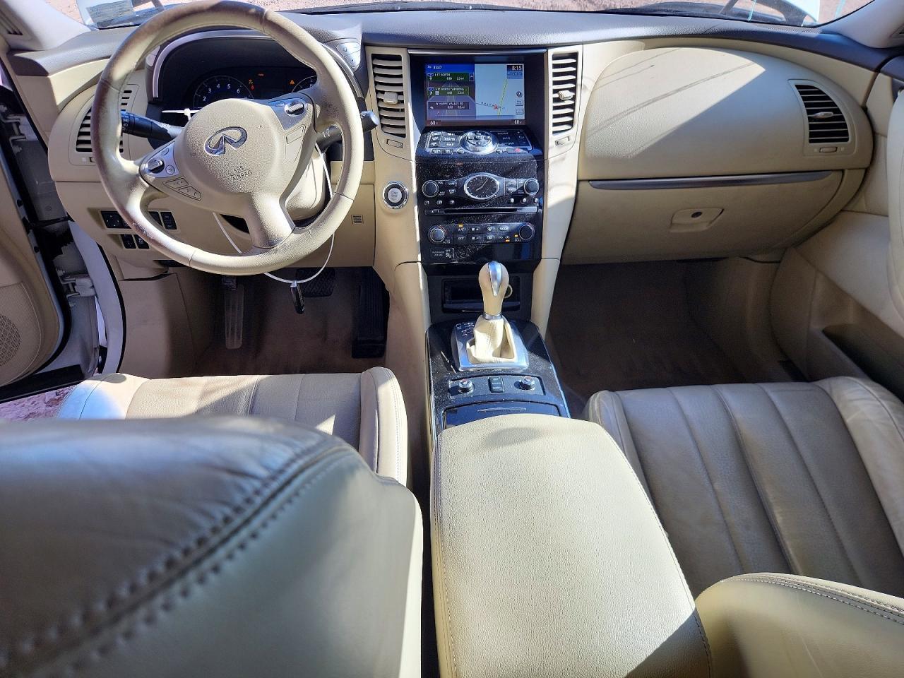 2016 INFINITI QX70 — фото 8