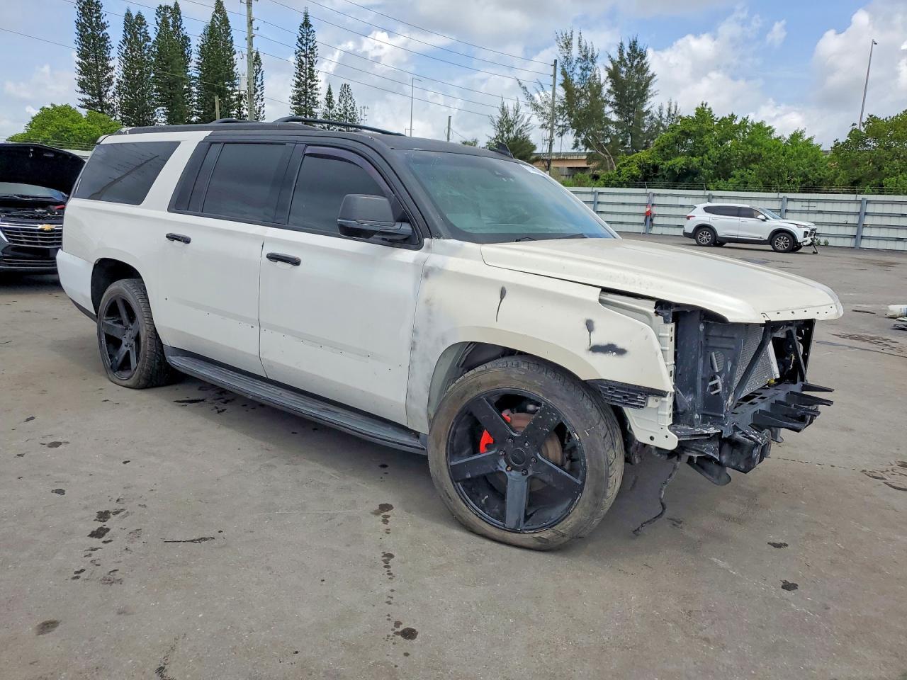 2016 CADILLAC ESCALADE — фото 4