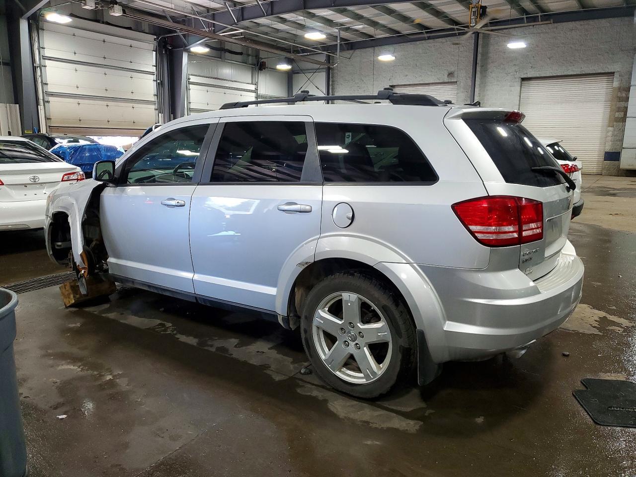2010 DODGE JOURNEY — фото 2