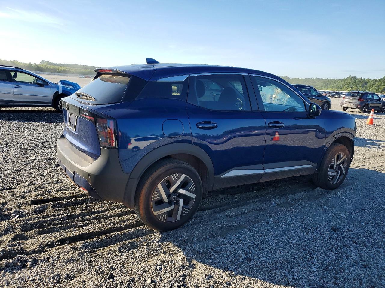 2025 NISSAN KICKS — фото 3