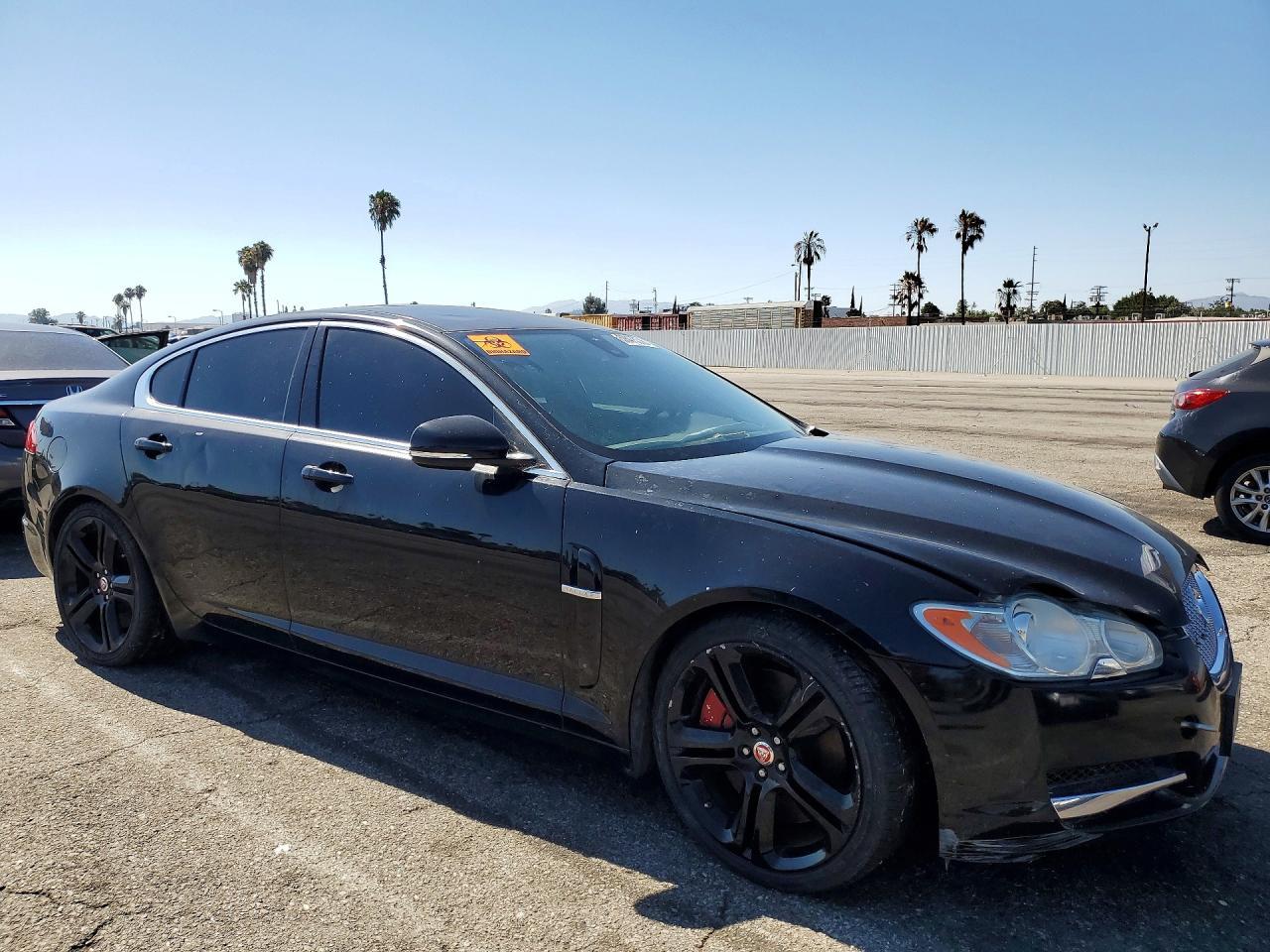 2011 JAGUAR XF — фото 4