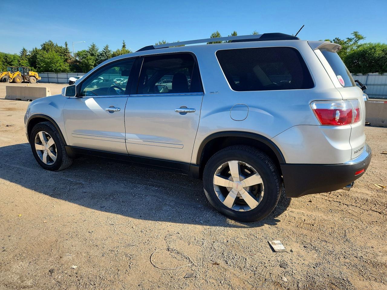 2011 GMC ACADIA — фото 2