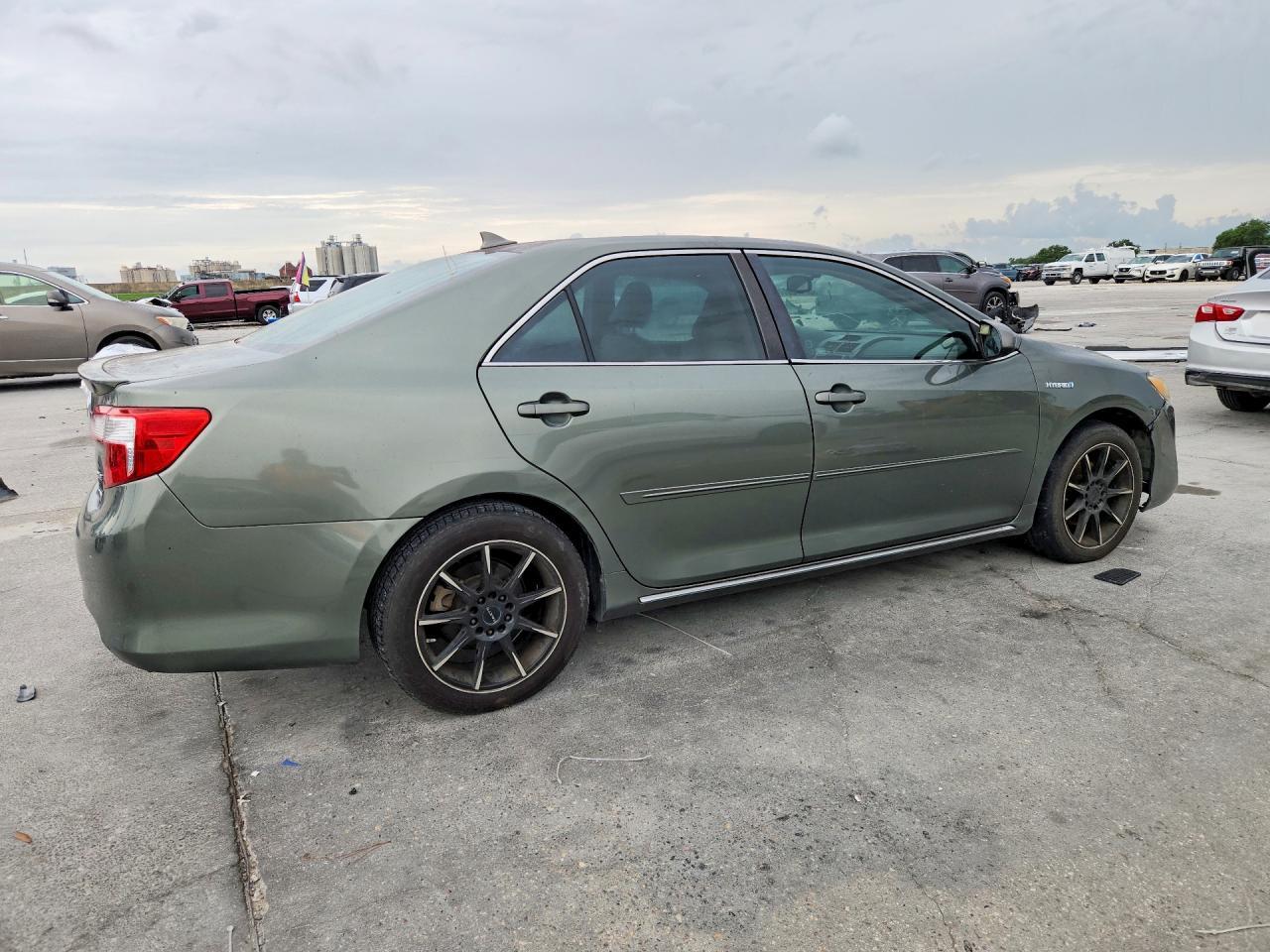 2012 TOYOTA CAMRY HYBRID — фото 3