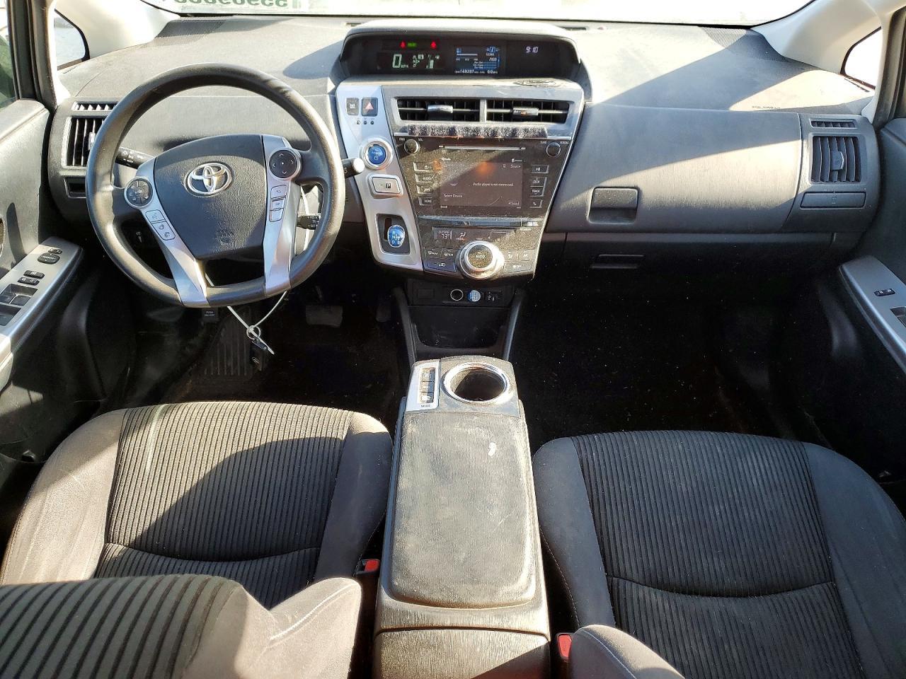 2016 TOYOTA PRIUS V — фото 8