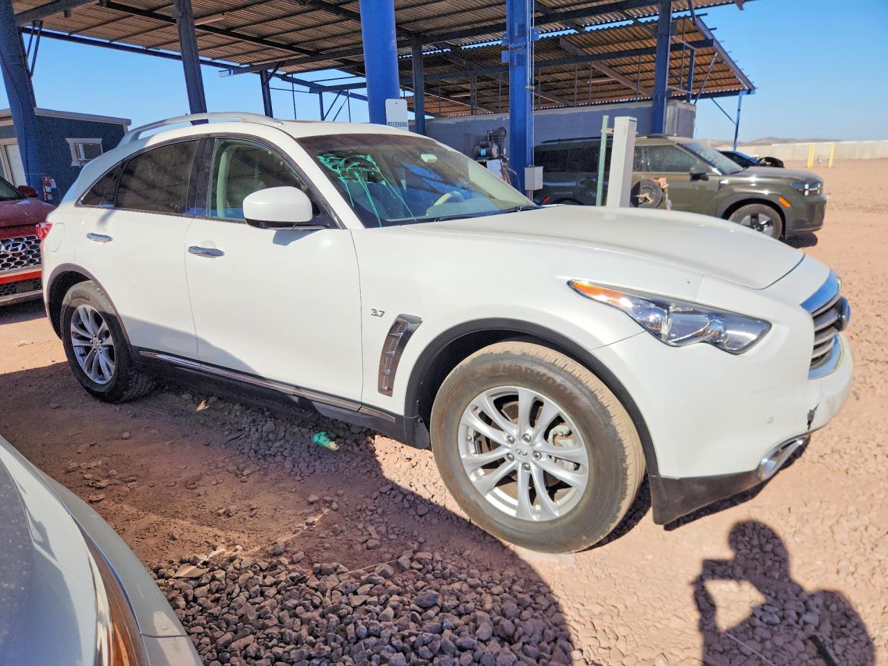 2016 INFINITI QX70 — фото 4