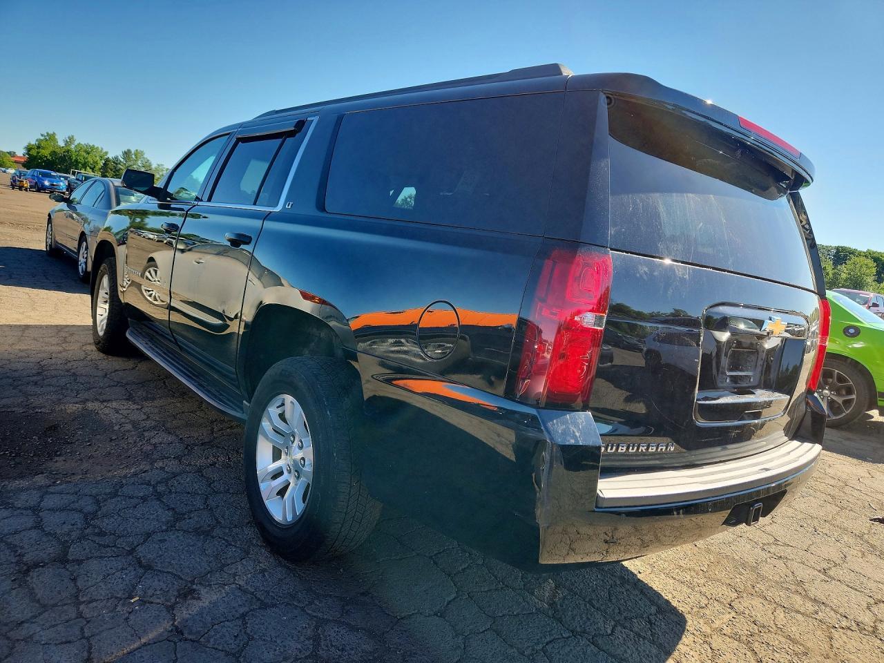 CHEVROLET SUBURBAN