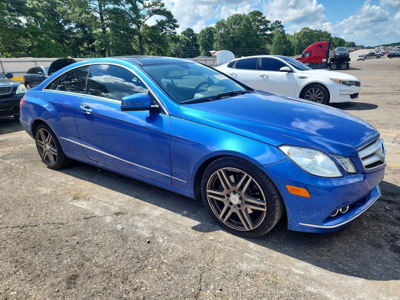 2011 MERCEDES-BENZ E-CLASS — фото 4