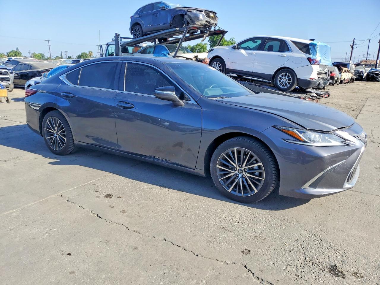 2023 LEXUS ES 300H — фото 4