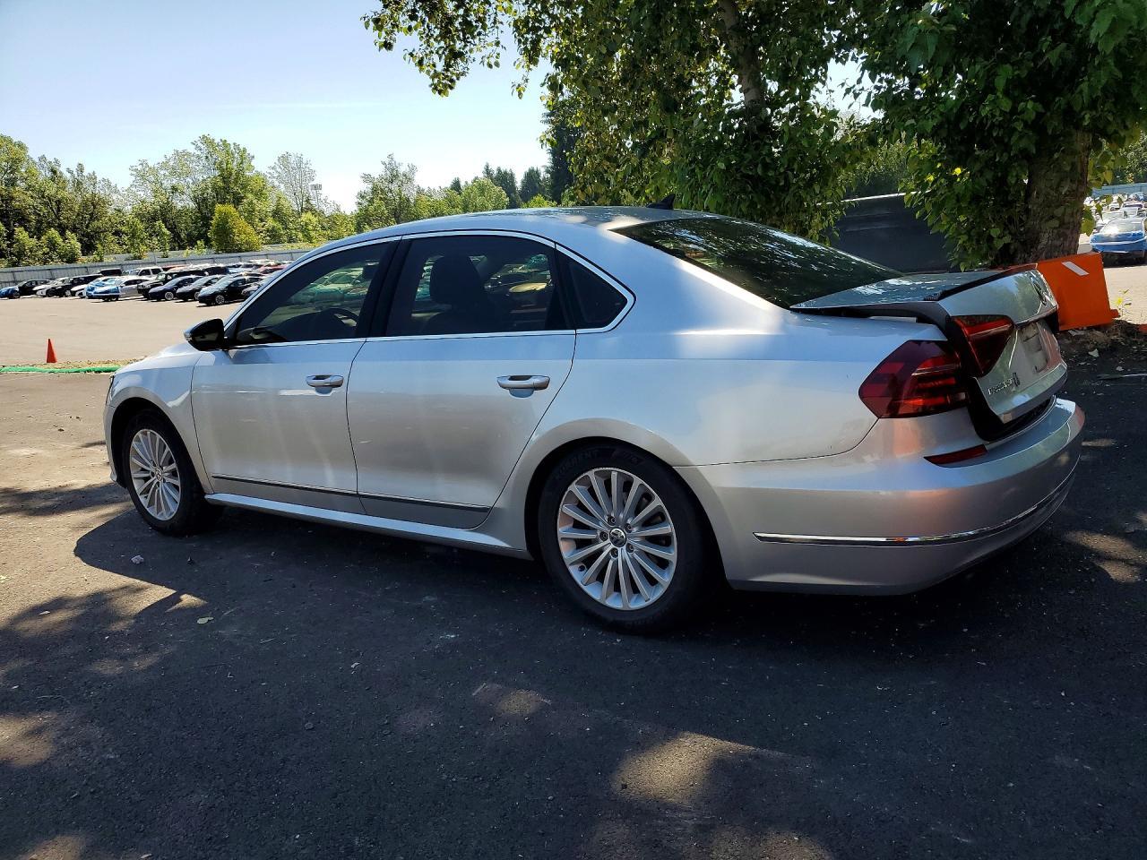 2017 VOLKSWAGEN PASSAT — фото 2