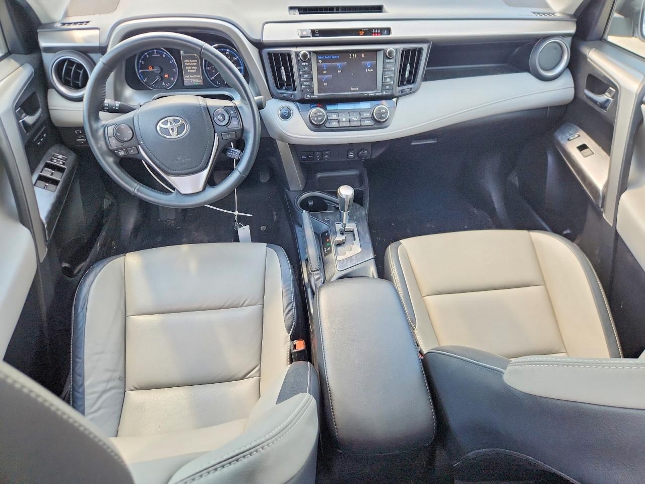 2017 TOYOTA RAV4 — фото 8