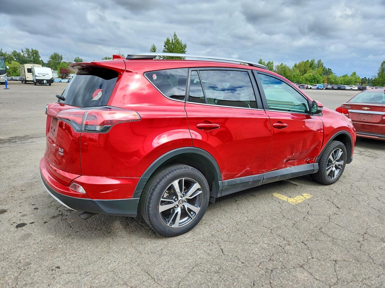 2016 TOYOTA RAV4 — фото 3
