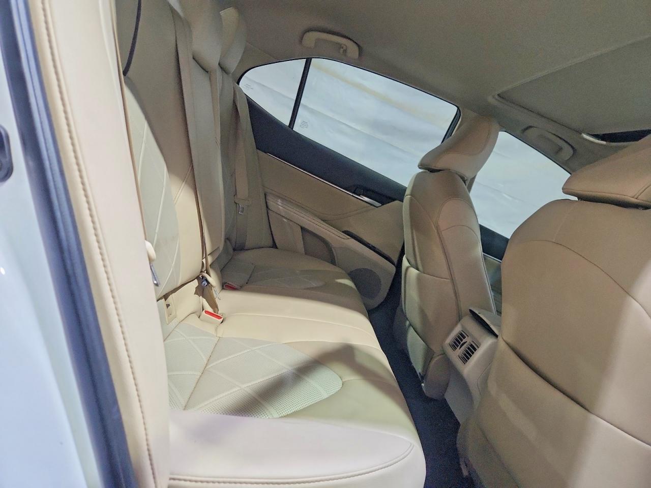 2018 TOYOTA CAMRY HYBRID — фото 10
