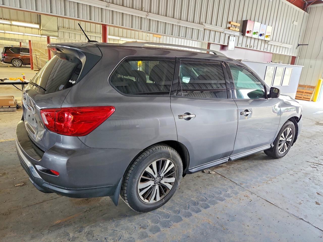 2017 NISSAN PATHFINDER — фото 3
