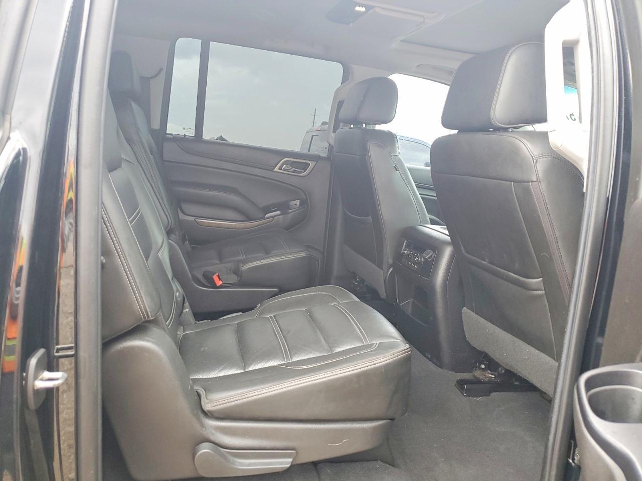 2019 GMC YUKON — фото 11