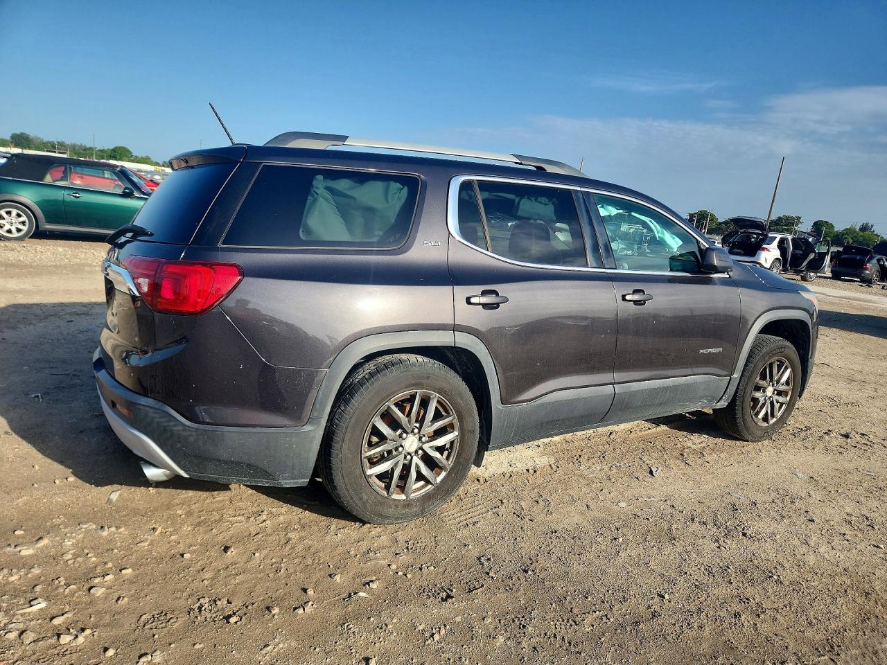 2017 GMC ACADIA — фото 3