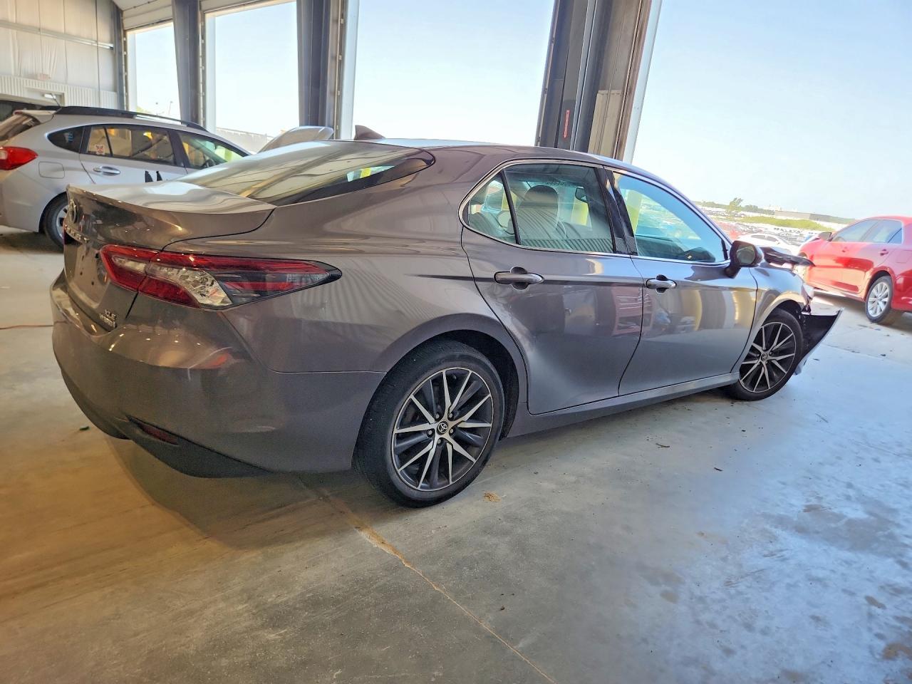 2022 TOYOTA CAMRY HYBRID — фото 3