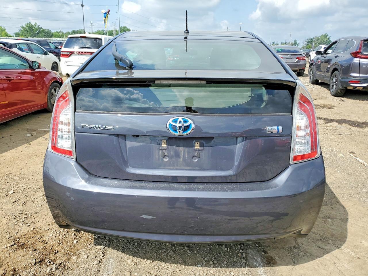 2015 TOYOTA PRIUS — фото 6