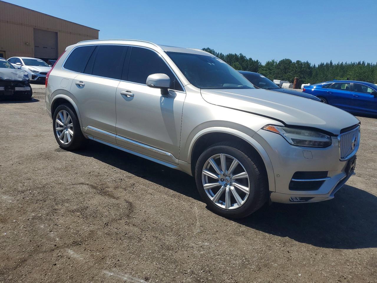 2016 VOLVO XC90 — фото 4