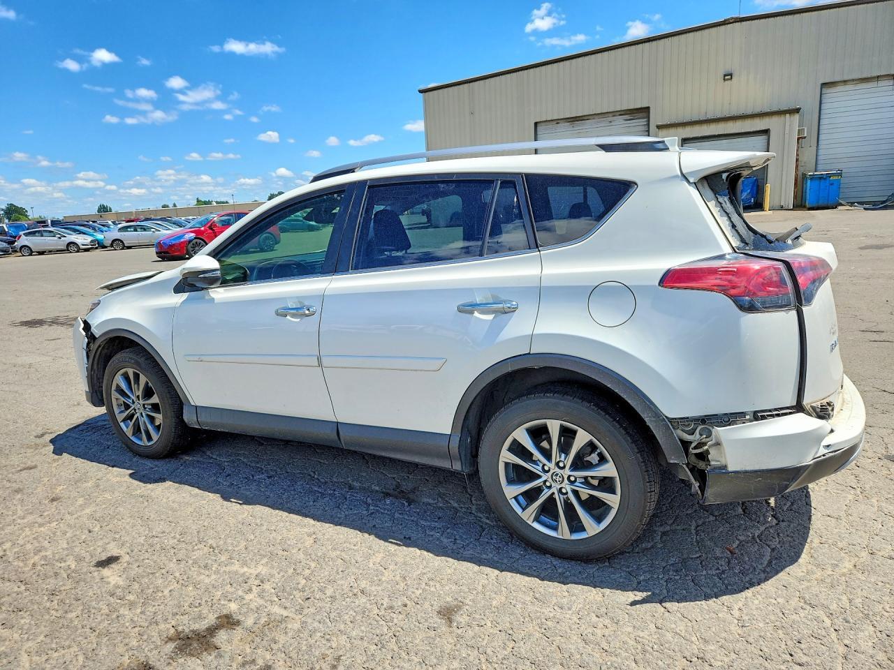 2018 TOYOTA RAV4 — фото 2