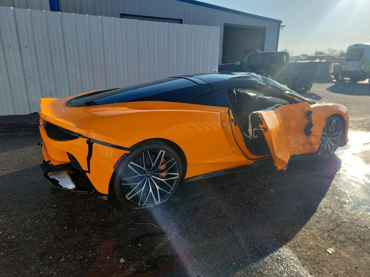 MCLAREN GT