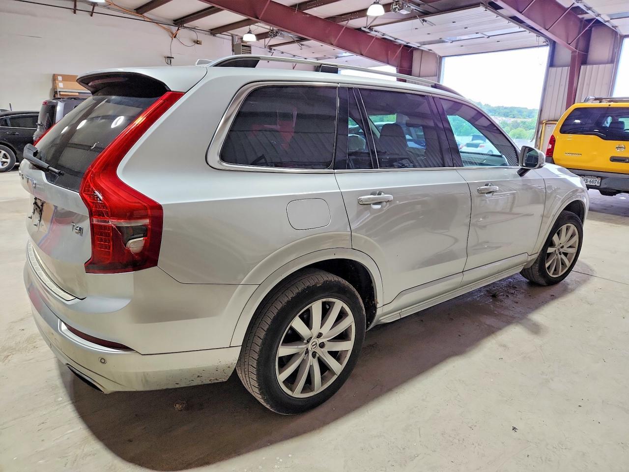 2016 VOLVO XC90 — фото 3