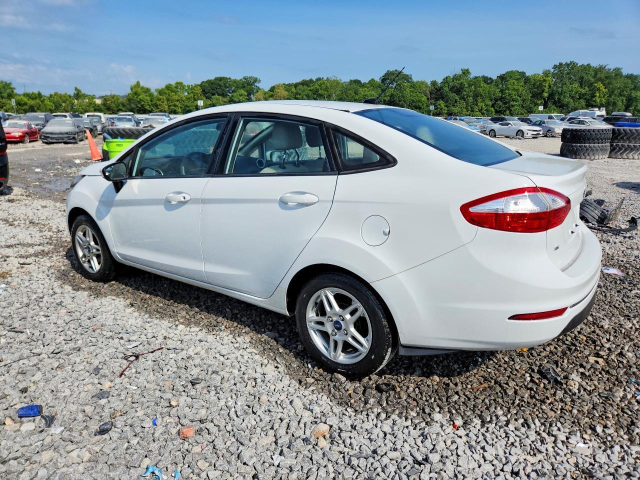 2017 FORD FIESTA — фото 2