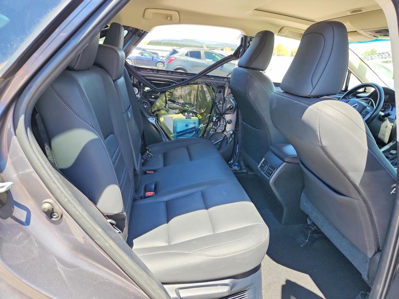 2017 LEXUS NX 200T — фото 11