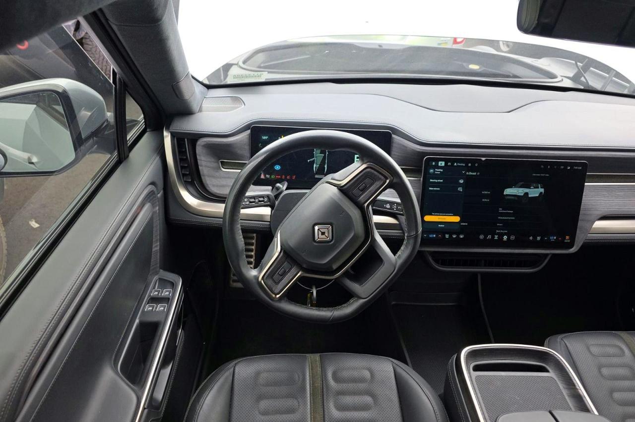 RIVIAN R1S