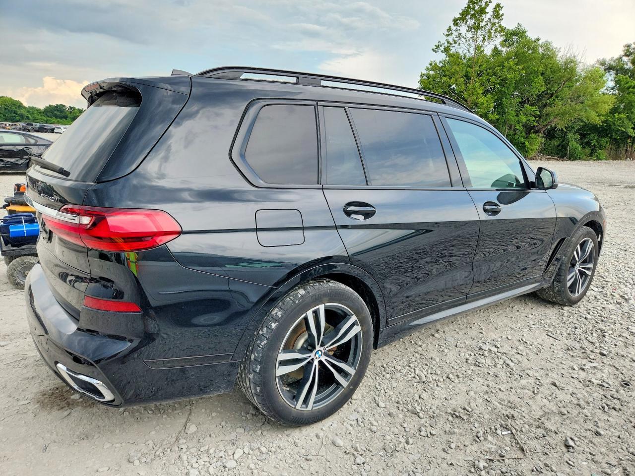 2020 BMW X7 — фото 3