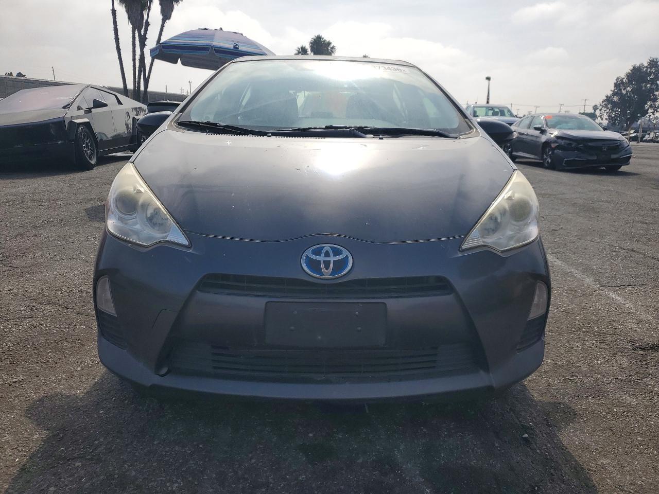 TOYOTA PRIUS C