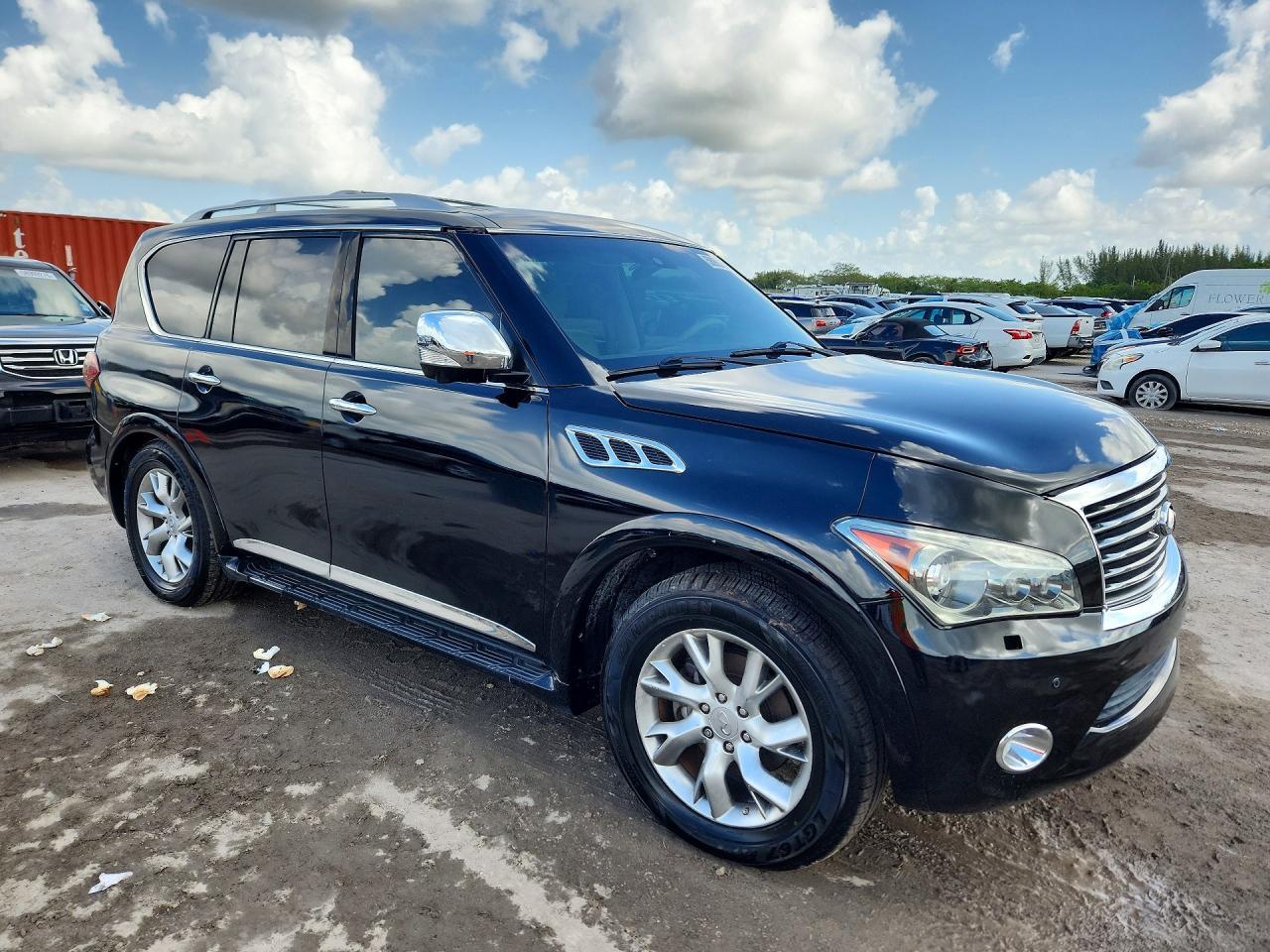 2011 INFINITI QX56 — фото 4