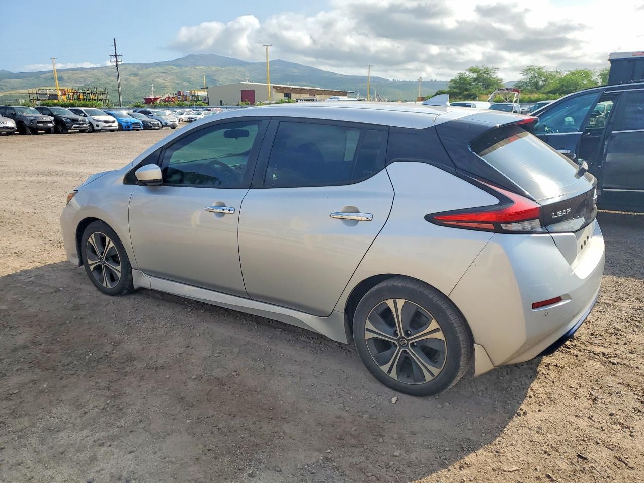 2021 NISSAN LEAF — фото 2