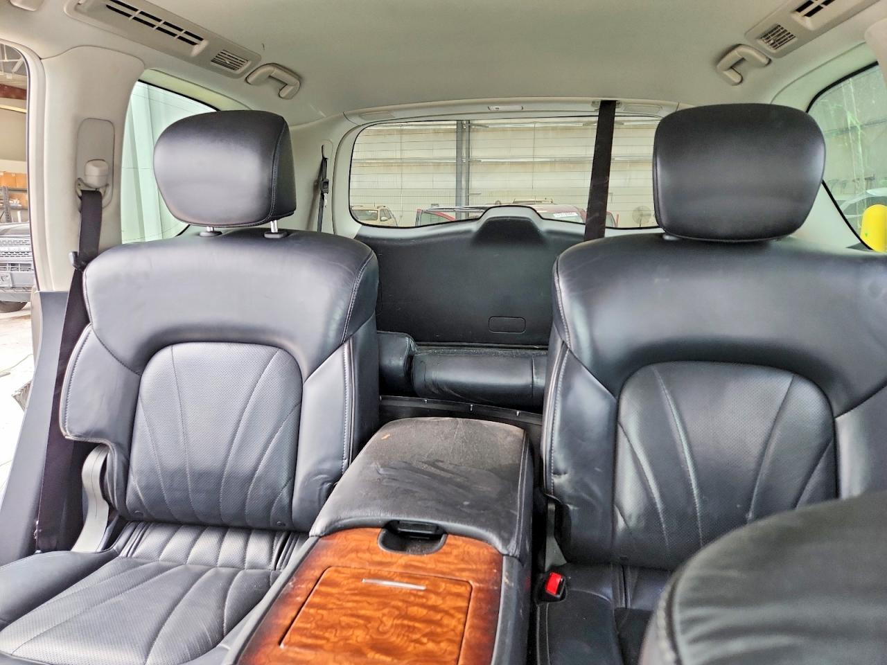 2017 INFINITI QX80 — фото 10