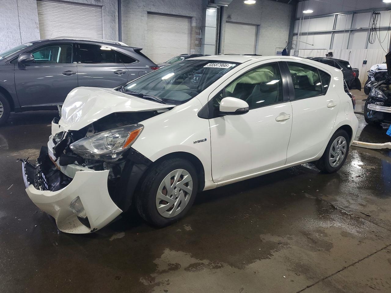 2016 TOYOTA PRIUS C — фото 1