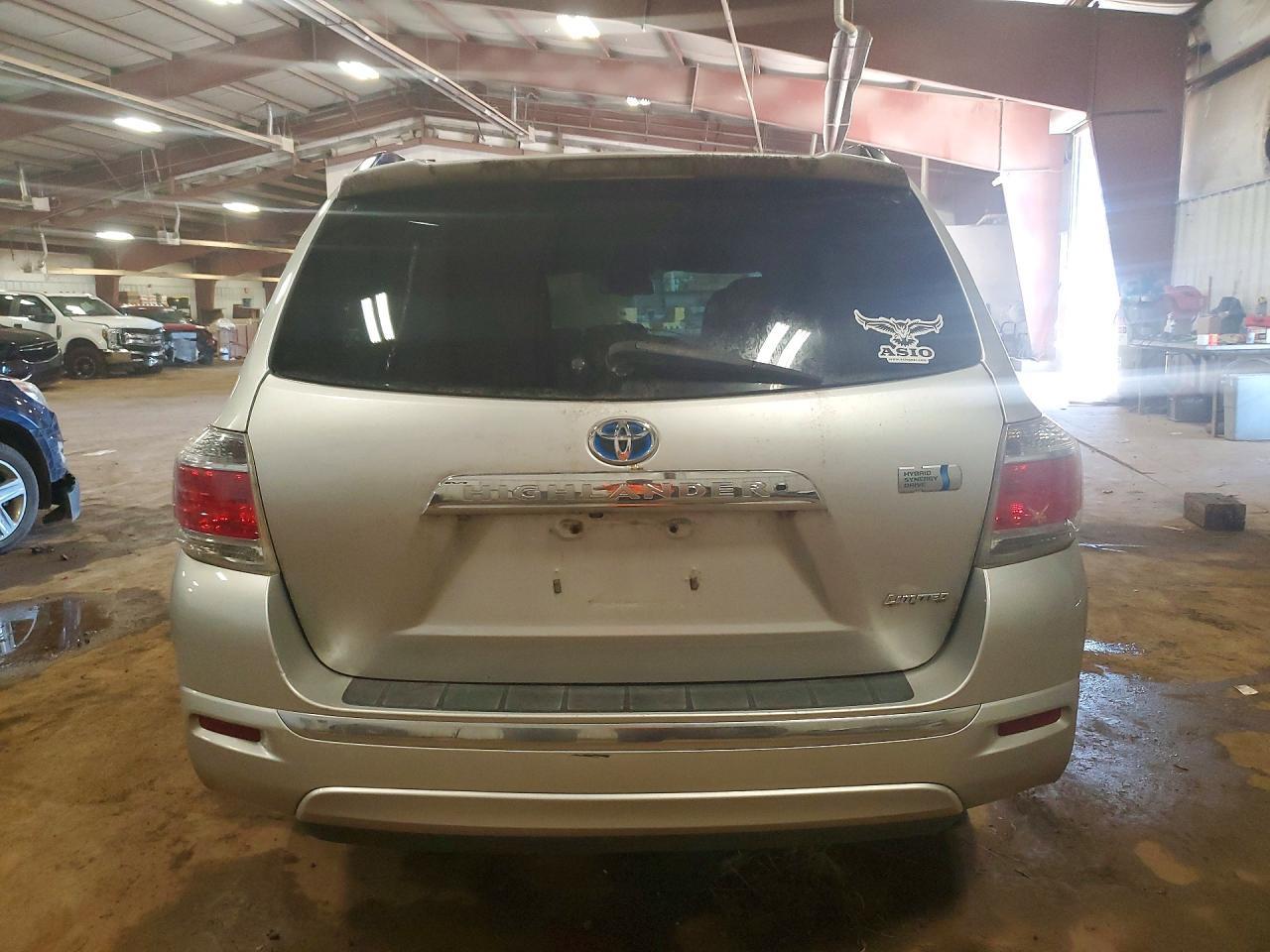 2011 TOYOTA HIGHLANDER HYBRID — фото 6